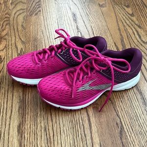 New Brooks Women’s Running Sneakers
